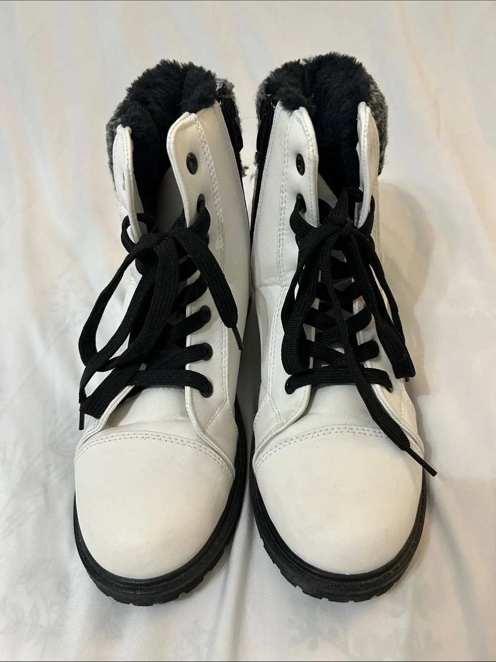 Women's White Lace-Up Faux Fur Collar Ankle Boots